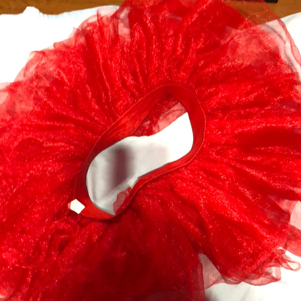 Red tutu - Picture 3 of 3